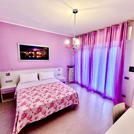 Ai Giardini Rooms -Vicino Ospedale Borgo Trento E Centro Storico Verona Ngoại thất bức ảnh