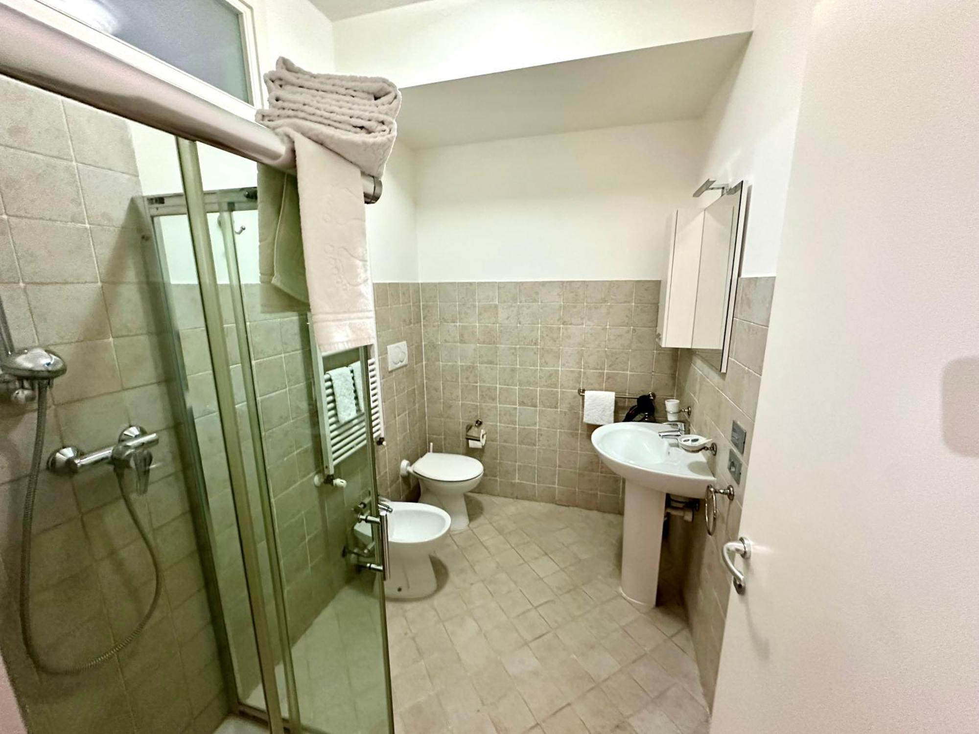 Ai Giardini Rooms -Vicino Ospedale Borgo Trento E Centro Storico Verona Ngoại thất bức ảnh