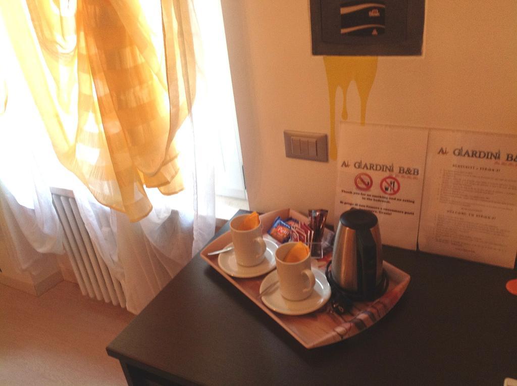 Ai Giardini Rooms -Vicino Ospedale Borgo Trento E Centro Storico Verona Phòng bức ảnh